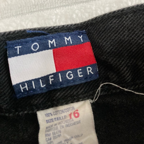 Tommy Hilfiger Black Jean Shorts Classic High-Waisted Design - Picture 11 of 11